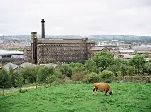 Mill Collection: Old wool mills, west of the city, looking south from Manningham area, Bradford