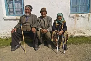 Images Dated 1st September 2009: Three oldies sitting on a bench and having a chat, At Bashy, Kyrgyzstan