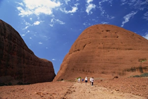 Images Dated 14th February 2008: The Olgas, Uluru-Kata Tjuta National Park, UNESCO World Heritage Site, Northern Territory