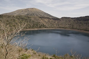 Images Dated 11th April 2008: Onami lake, Kirishima, Kyushu, Japan, Asia