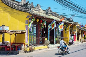 Railing Gallery: Ong Pagoda (Chua Ong), Hoi An Ancient Town, UNESCO World Heritage Site, Quang Nam Province