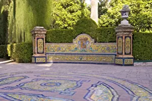 Paving Prints: Ornamental gardens and pavings of Grotesque gallery in Reales Alcazares Gardens