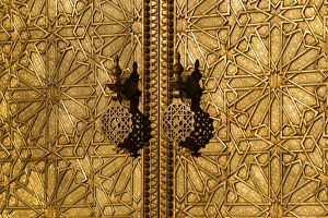 Images Dated 12th November 2009: Ornate bronze doorway, Royal Palace, Fez el-Jedid, Fez, Morocco, North Africa, Africa