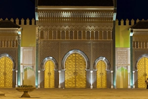 Images Dated 12th November 2009: Ornate bronze doorway, Royal Palace, Fez el-Jedid, Fez, Morocco, North Africa, Africa