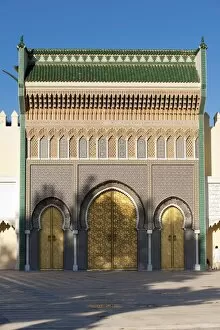 Images Dated 12th November 2009: Ornate bronze doorway, Royal Palace, Fez el-Jedid, Fez, Morocco, North Africa, Africa