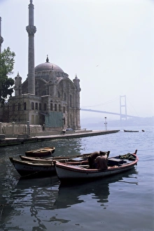 Images Dated 25th January 2000: Ortakoy, Bosphorus Bridge