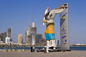 Images Dated 14th December 2007: Ory the Oryx on the Doha Corniche