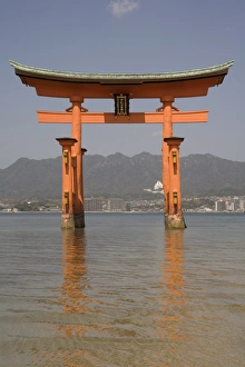 Shinto Prints: Otorii gate, Itsukushima shrine, Miyajima, UNESCO World Heritage Site, Japan, Asia