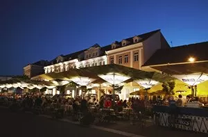 Images Dated 10th August 2009: Outdoor cafes in Town Hall Square, Vilnius, Lithuania, Baltic States, Europe