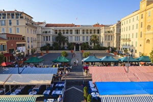 Outdoor restaurants set up in Cours Saleya, Nice, Alpes Maritimes, Provence, Cote d Azur, French Riviera, France, Europe