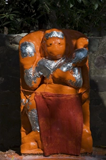 Maheshwar Prints: Outdoor shrine to Hindu god