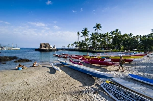 Big Island Prints: Outrigger boats on Kamakahonu beach
