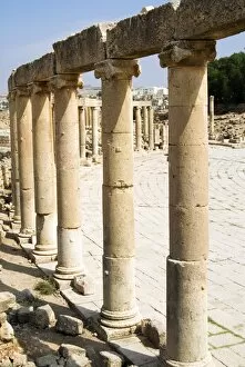 Images Dated 14th October 2007: Oval Plaza with colonnade and ionic columns, Jerash (Gerasa), a Roman Decapolis City