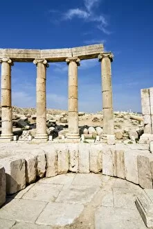 Images Dated 14th October 2007: Oval Plaza, Colonnade and Ionic columns, Jerash (Gerasa), a Roman Decapolis city