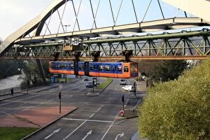 Images Dated 16th November 2010: Overhead railway, Wuppertal, North Rhine-Westphalia, Germany, Europe