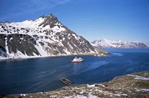 Images Dated 9th August 2008: Overlooking Grytviken and King Edward Point