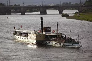 Paddlesteamer cruise ship on River Elbe, Dresden, Saxony, Germany, Europe