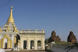 Sale Prints: Pagoda with Payathonzu complex of three brick shrines in the background