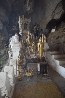 Images Dated 5th January 2008: Pak Ou Caves, Mekong River, near Luang Prabang, Laos, Indochina, Southeast Asia, Asia