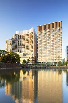 Palace Hotel and Imperial Palace moat, Tokyo, Honshu, Japan, Asia