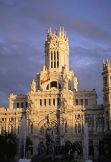 Palacio de Comunicaciones at sunset