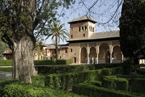 Images Dated 8th April 2011: Palacio del Partal, Alhambra, UNESCO World Heritage Site, Granada, Andalucia