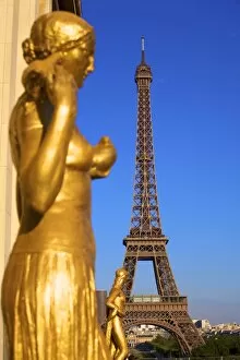 Images Dated 21st June 2008: Palais de Chaillot and Eiffel Tower, Paris, France, Europe