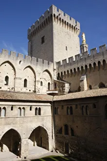 Images Dated 30th July 2009: Palais des Papes, UNESCO World Heritage Site, Avignon, Vaucluse, France, Europe