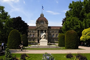 Foot Path Prints: Palais du Rhin