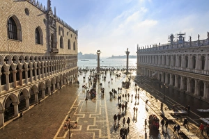 Gothic Style Prints: Palazzo Ducale (Doges Palace) and Piazzetta San Marco, elevated view in winter, Venice