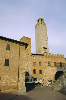 San Gimignano Prints: Palazzo Vecchio del podesta