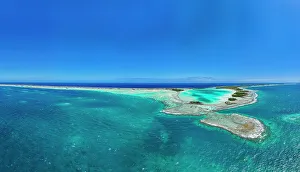 Panorama of the Blue Lagoon, Rangiroa atoll, Tuamotus, French Polynesia, South Pacific, Pacific