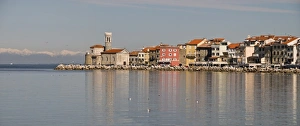 Images Dated 8th March 2009: Panoramic view along the waterfront of Piran, Slovenia, Europe