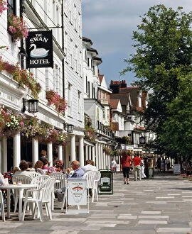 Eating And Drinking Collection: The Pantiles, a colonnade of 18th and 19th century shops and houses in Tunbridge Wells