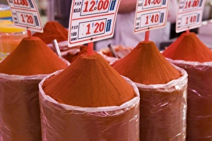 Images Dated 26th June 2007: Paprika for sale, Mercado Central (Central Market), Valencia, Mediterranean, Costa del Azahar