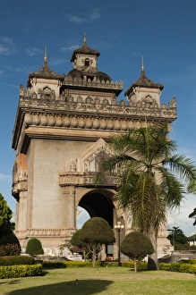 Images Dated 3rd November 2008: Park with plants and trees around Victory Gate (Patuxai), Vientiane, Laos, Indochina