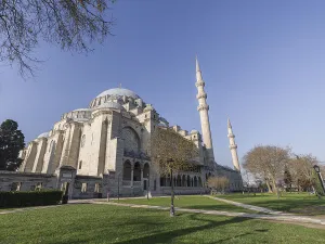 Travel Guide Prints: The park of Suleymaniye Mosque