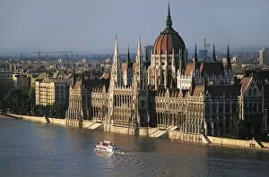 Images Dated 7th December 2007: Parliament Building, Budapest, Hungary