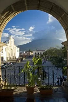 Images Dated 26th January 2010: Parque Central, Antigua, Guatemala, Central America