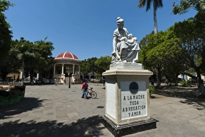 Parque Central Prints: Parque Central, Granada, Nicaragua, Central America