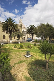 Images Dated 28th January 2005: Parque Libertad and the Basilica beyond in this major transport and tourist hub