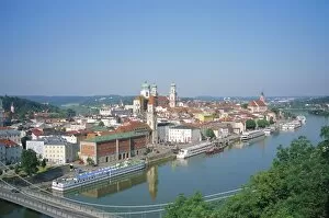 Images Dated 30th July 2008: Passau and the River Danube