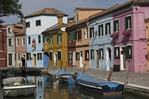 Images Dated 14th May 2009: Pastel coloured houses by a canal in Burano, Venetian Lagoon, Venice, Veneto