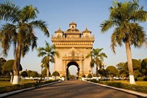 War Memorial Prints: Patuxai, (Victory Gate), a replica of Arc de Triomphe