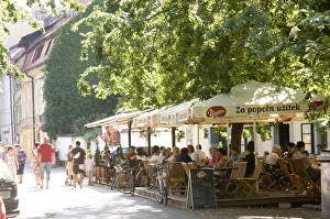 Images Dated 1st July 2007: Pavement cafe, Ljubljana, Slovenia, Europe