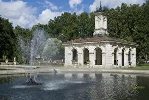 Pavilion at Lancaster Gate fountains, Hyde Park, London, England, United Kingdom, Europe
