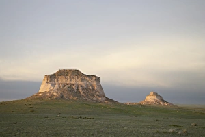 Images Dated 21st May 2007: Pawnee Buttes, Pawnee National Grassland, Colorado, United States of America