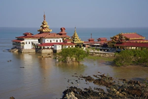 Paya Yele, monastery, floating temple, Kyaikkami, Mawlamyine (Moulmein) area, Mon State, Myanmar (Burma), Asia
