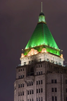 Images Dated 5th November 2007: Peace Hotel, one of the historic buildings along the Huangpu river and the famous Bund promenade