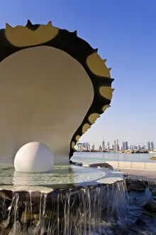 Pearl Momument on the Corniche of Doha Bay with the
